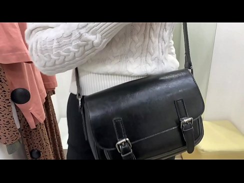 ❤️ Masturbasi publik dari jalang muda FeralBerry dengan dildo di kamar pas ️ Seks berkualitas di id.hentaiteca.ru ️❤