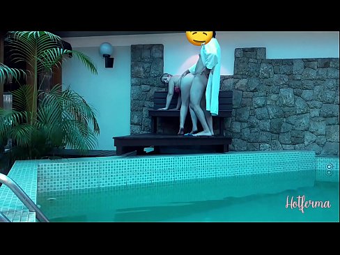 ❤️ Bos mengundang pelayan ke kolam renang, tetapi tidak bisa menahan panas ️ Seks berkualitas di id.hentaiteca.ru ️❤